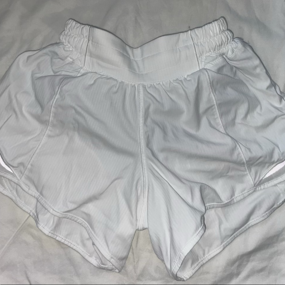 Lululemon hotty hot low rise 4 in size 2